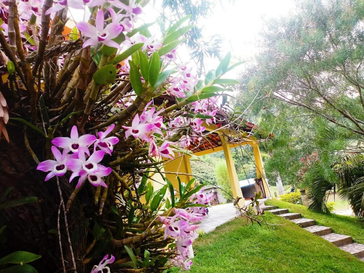 Casa Com Flores Педра-Азул Екстер'єр фото